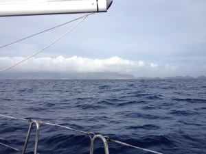 Nach 4 Tagen Wasser, See und noch mal Wasser taucht Madeira am Horizont auf.