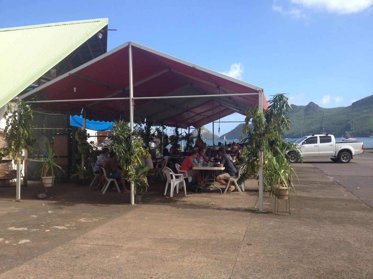 Internetcafe, outdoor in Taiohae auf Nuku Hiva Marquesas