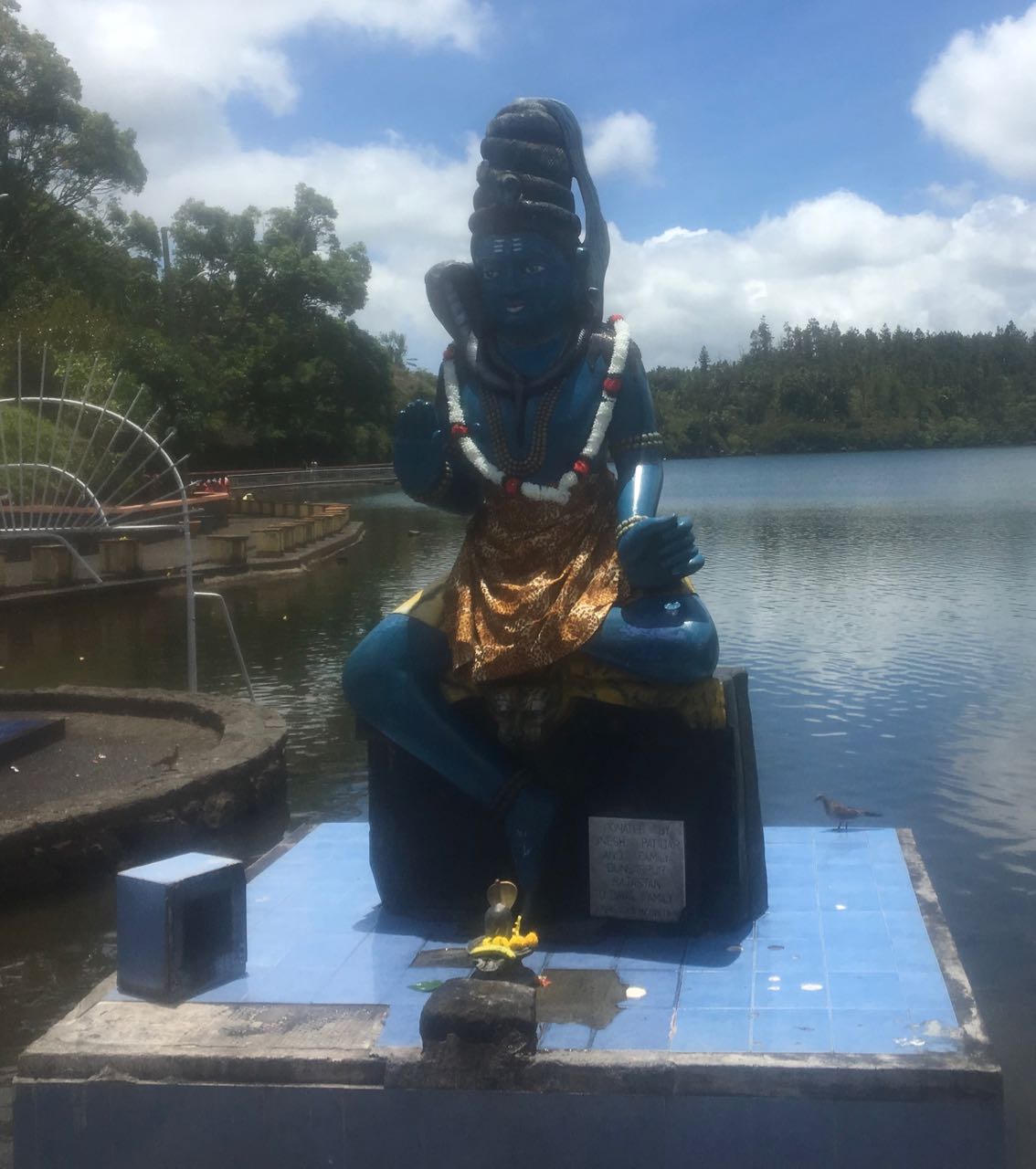 Götterstatue am Grand Bassin des Ganga Talao Tempels auf Mauritius